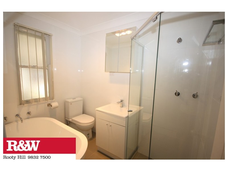 5 LINGAYEN AVENUE, Lethbridge Park NSW 2770