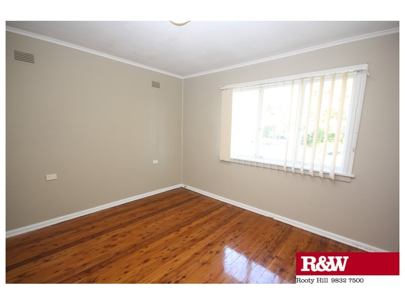 82 BULOLO DRIVE, Whalan NSW 2770