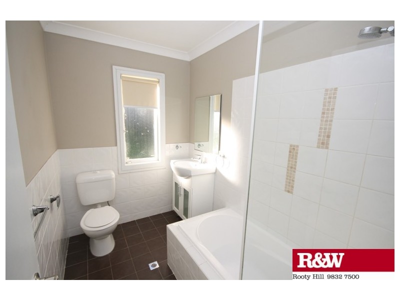 82 BULOLO DRIVE, Whalan NSW 2770