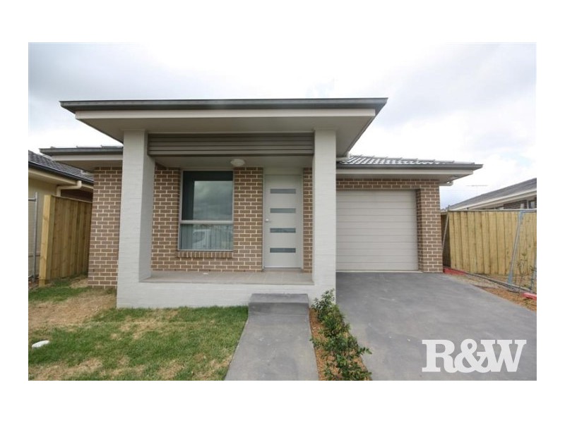 21 Grampian Avenue, Minto NSW 2566
