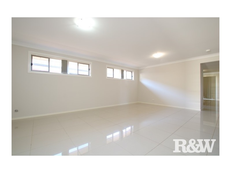 21 Grampian Avenue, Minto NSW 2566