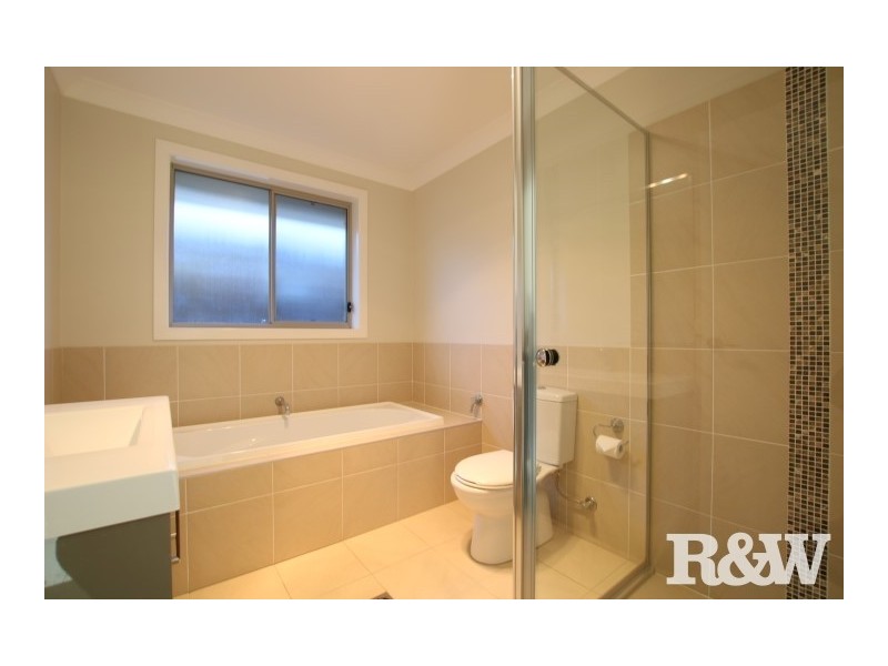 21 Grampian Avenue, Minto NSW 2566