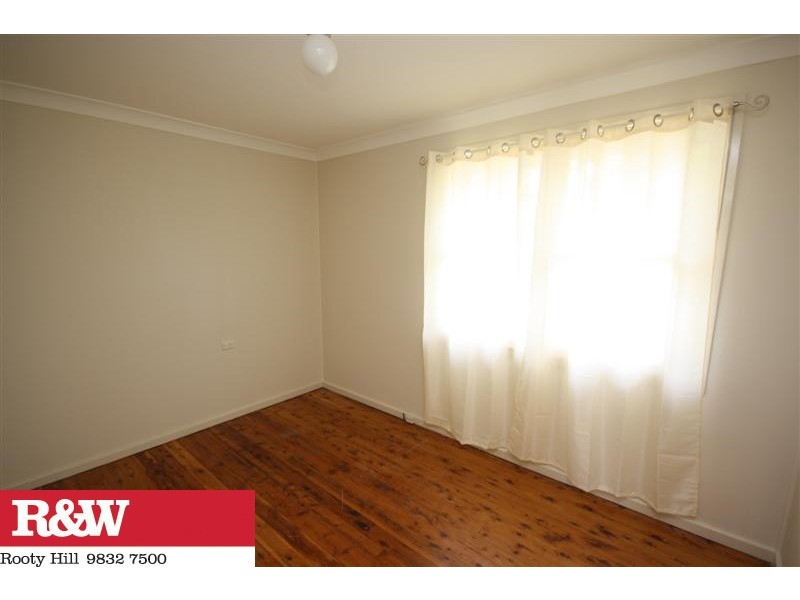 48 PARKES CRESCENT, Blackett NSW 2770