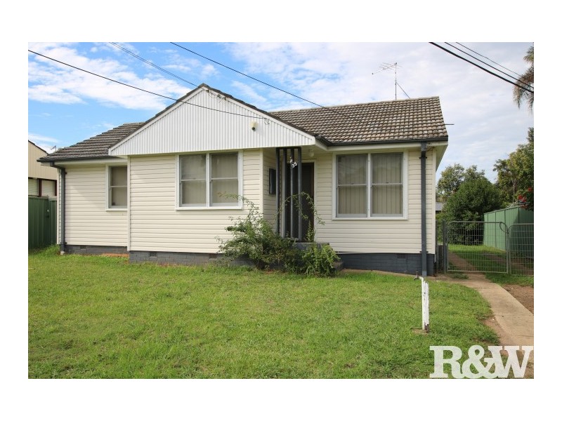 35 Feramin Avenue, Whalan NSW 2770