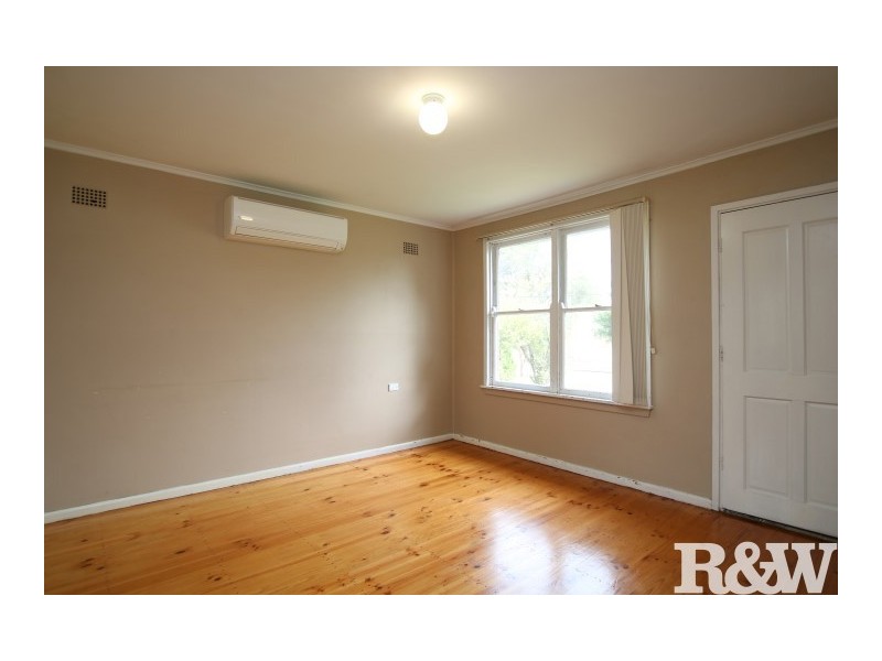 35 Feramin Avenue, Whalan NSW 2770