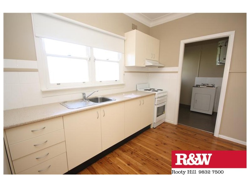 4 NEWPORT STREET, Cambridge Park NSW 2747