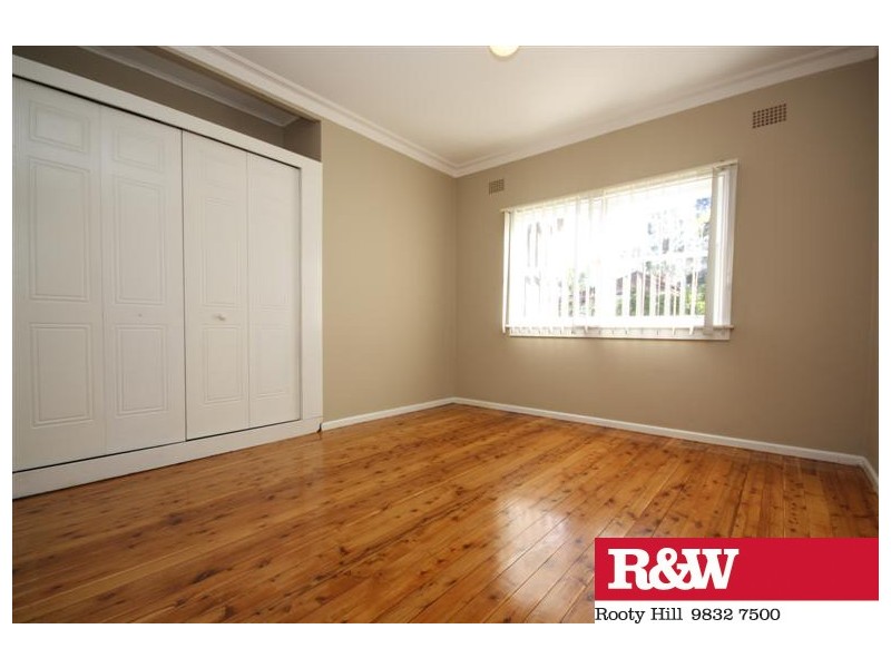 4 NEWPORT STREET, Cambridge Park NSW 2747