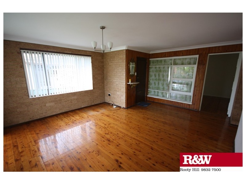 4 TRIPOLI ROAD, Fairfield West NSW 2165