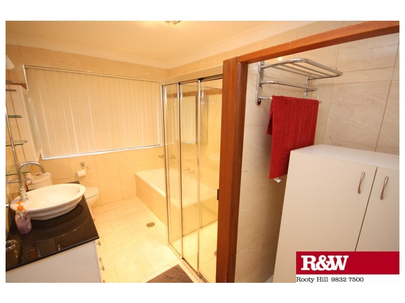 4 TRIPOLI ROAD, Fairfield West NSW 2165