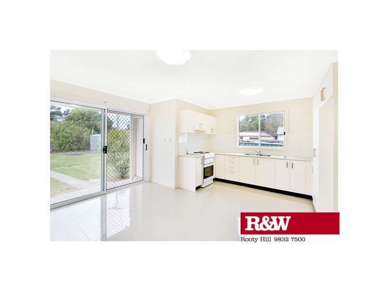 8 PERON PLACE, Willmot NSW 2770