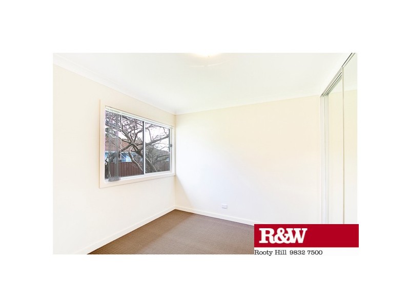 8 PERON PLACE, Willmot NSW 2770