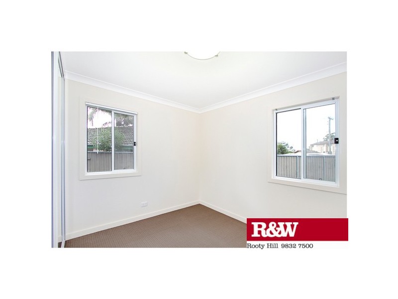 8 PERON PLACE, Willmot NSW 2770