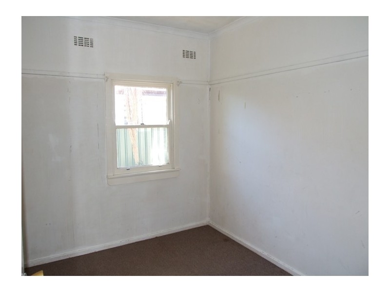 37 MAMRE ROAD, St Marys NSW 2760