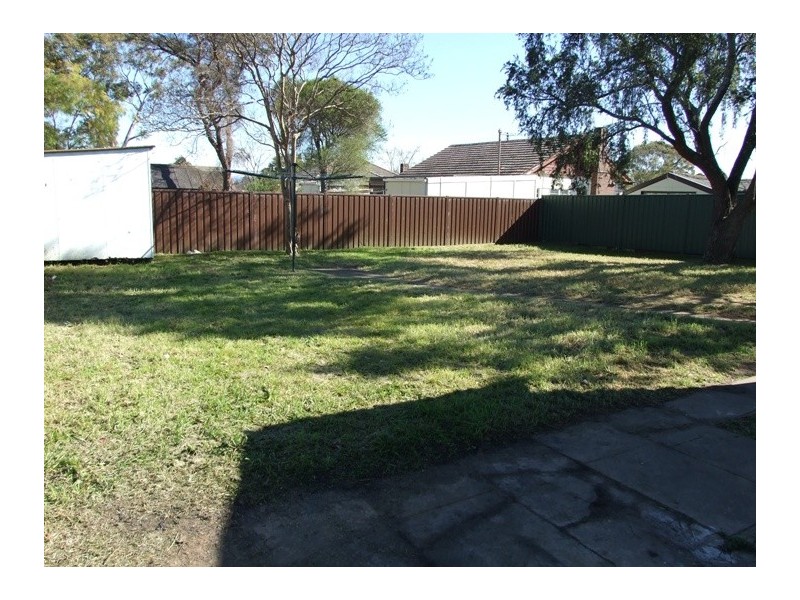 37 MAMRE ROAD, St Marys NSW 2760