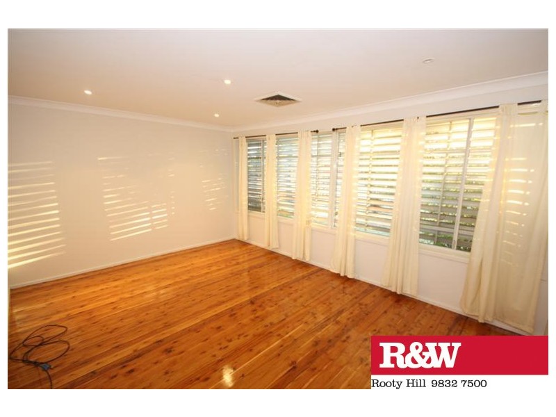 4 KAREELA AVENUE, Penrith NSW 2750