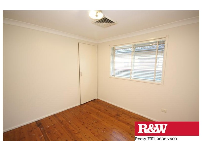 4 KAREELA AVENUE, Penrith NSW 2750