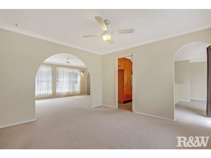 15 Grumman Place, St Clair NSW 2759