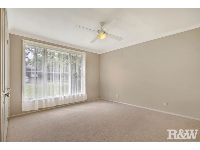 15 Grumman Place, St Clair NSW 2759