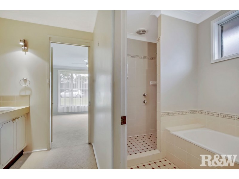 15 Grumman Place, St Clair NSW 2759