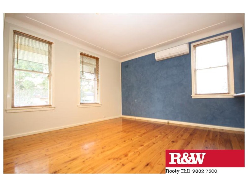 1 ARNOLD AVENUE, St Marys NSW 2760