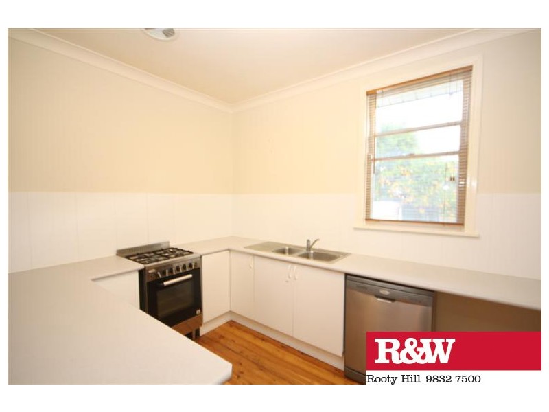 1 ARNOLD AVENUE, St Marys NSW 2760