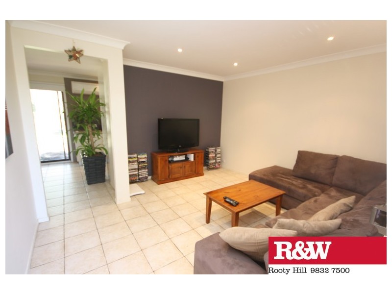 18 HILLVIEW PLACE, Glendenning NSW 2761