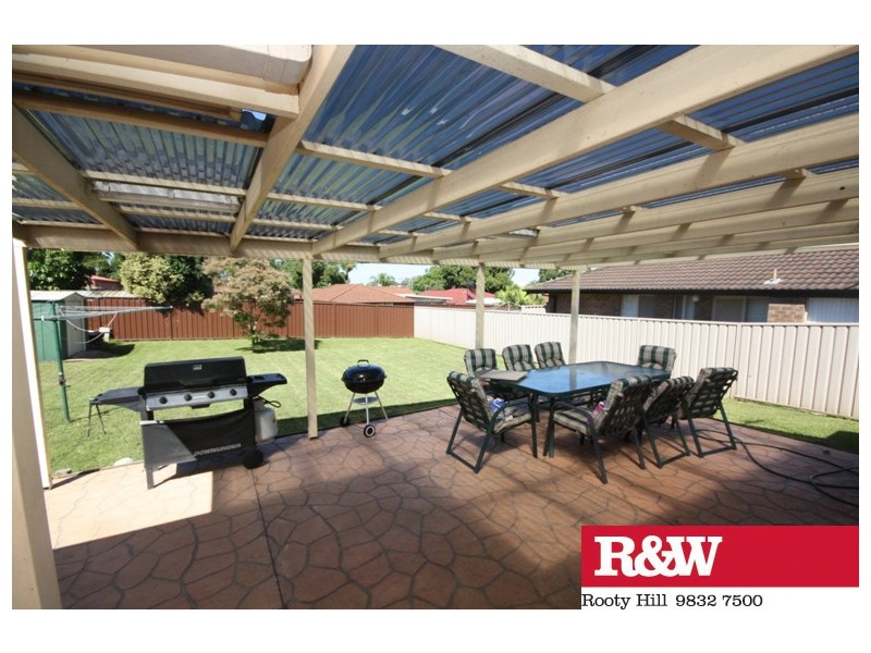 18 HILLVIEW PLACE, Glendenning NSW 2761