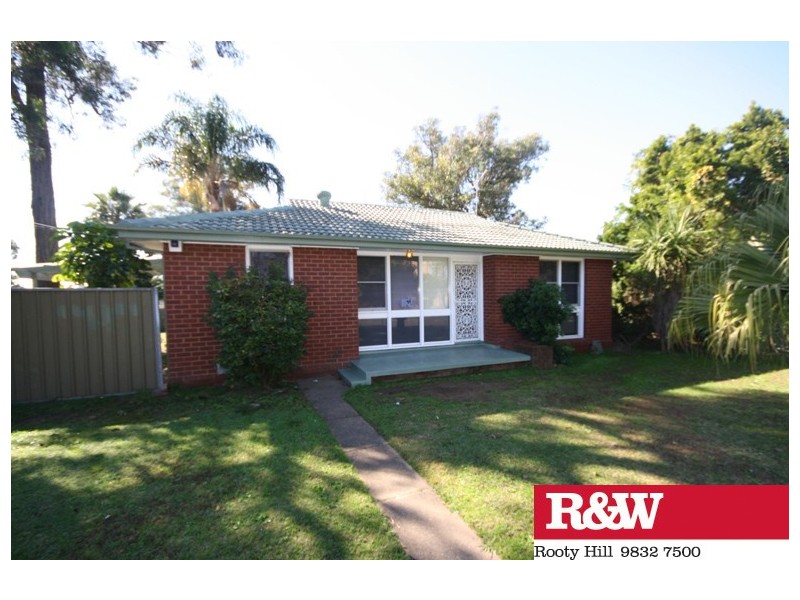 8 HAWAII AVENUE, Lethbridge Park NSW 2770