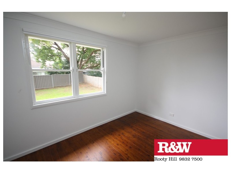 60 LUCENA AVENUE, Lethbridge Park NSW 2770