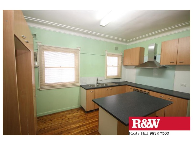 8 MINCHINBURY STREET, Eastern Creek NSW 2766