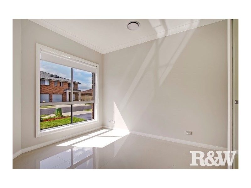 81 Carroll Crescent, Plumpton NSW 2761