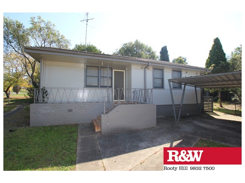 11 NORVEIGA AVENUE, Tregear NSW 2770