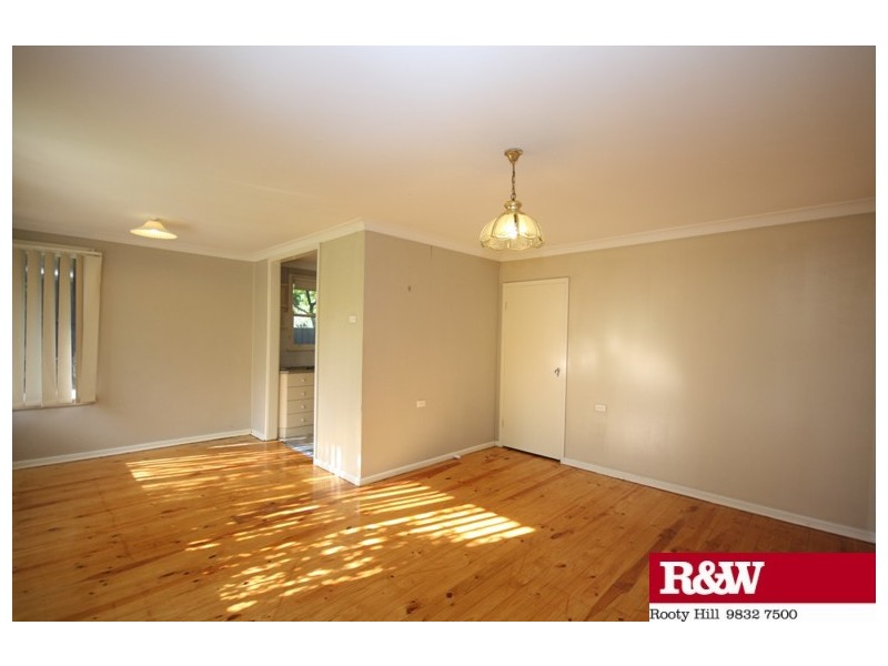 11 NORVEIGA AVENUE, Tregear NSW 2770