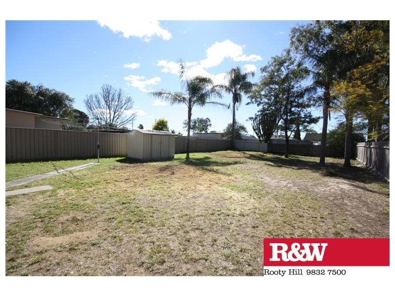 8 Cedar Crescent, North St Marys NSW 2760