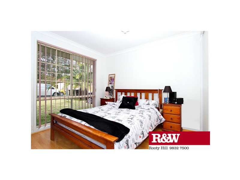 10 CLORINDA STREET, Rooty Hill NSW 2766