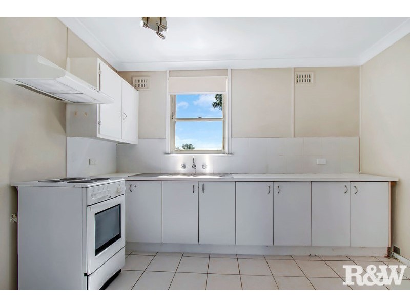 39 Lingayen Avenue, Lethbridge Park NSW 2770