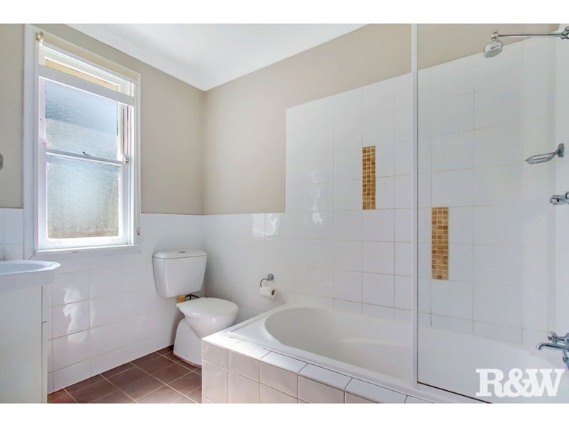 39 Lingayen Avenue, Lethbridge Park NSW 2770