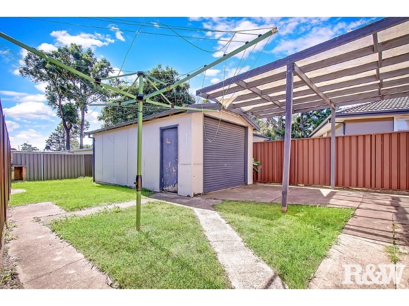 39 Lingayen Avenue, Lethbridge Park NSW 2770