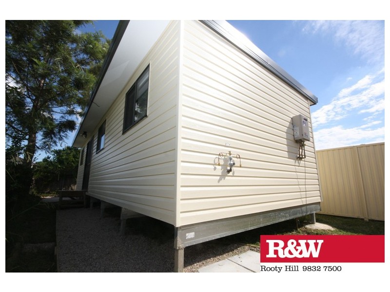 32A WOODVIEW ROAD, Oxley Park NSW 2760