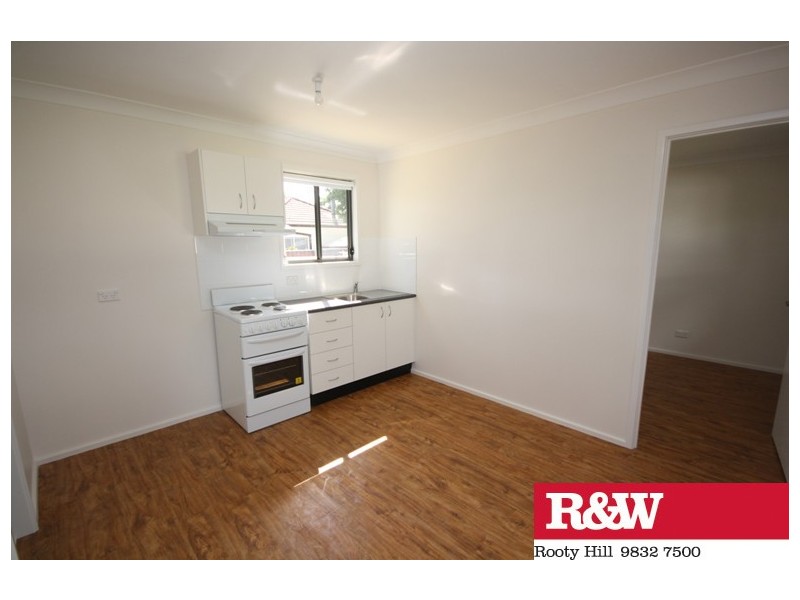32A WOODVIEW ROAD, Oxley Park NSW 2760
