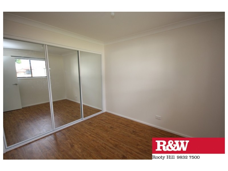 32A WOODVIEW ROAD, Oxley Park NSW 2760