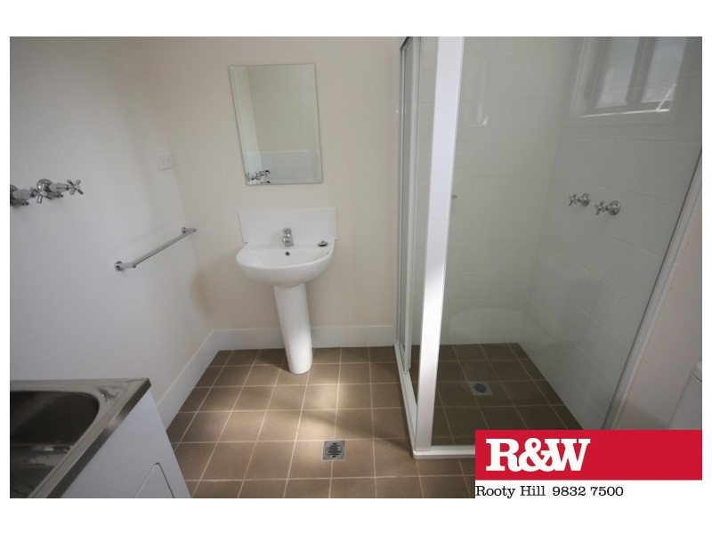 32A WOODVIEW ROAD, Oxley Park NSW 2760