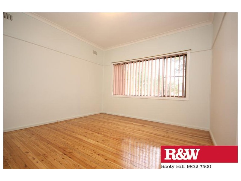 37 WYCOMBE STREET, Doonside NSW 2767