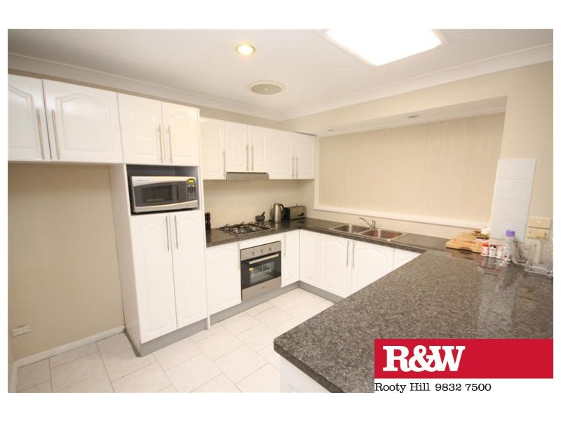 9 SHEARER STREET, St Clair NSW 2759