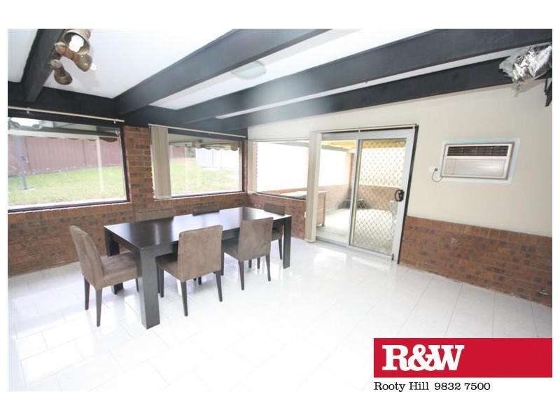 9 SHEARER STREET, St Clair NSW 2759