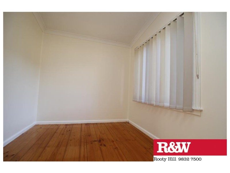 33 LUCENA AVENUE, Lethbridge Park NSW 2770