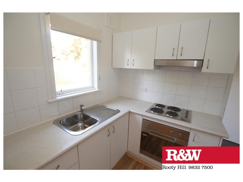 33 LUCENA AVENUE, Lethbridge Park NSW 2770