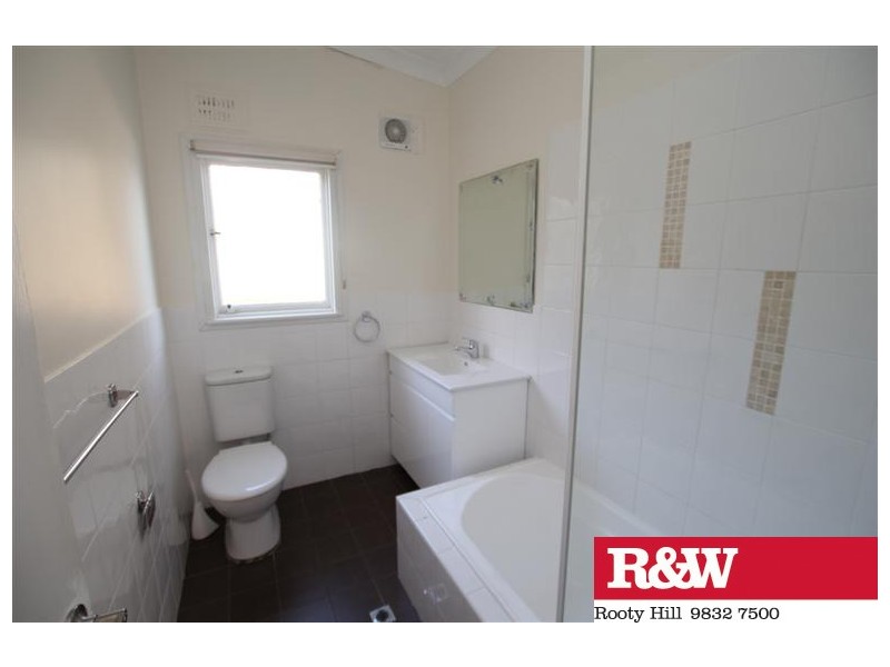 33 LUCENA AVENUE, Lethbridge Park NSW 2770