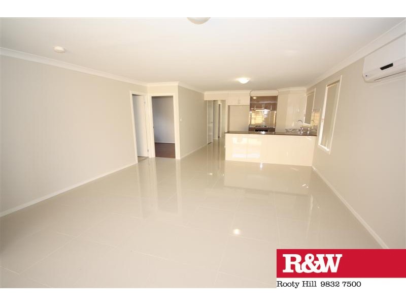 11 GRAMPIAN AVENUE, Minto NSW 2566