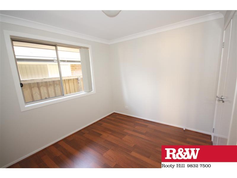 11 GRAMPIAN AVENUE, Minto NSW 2566